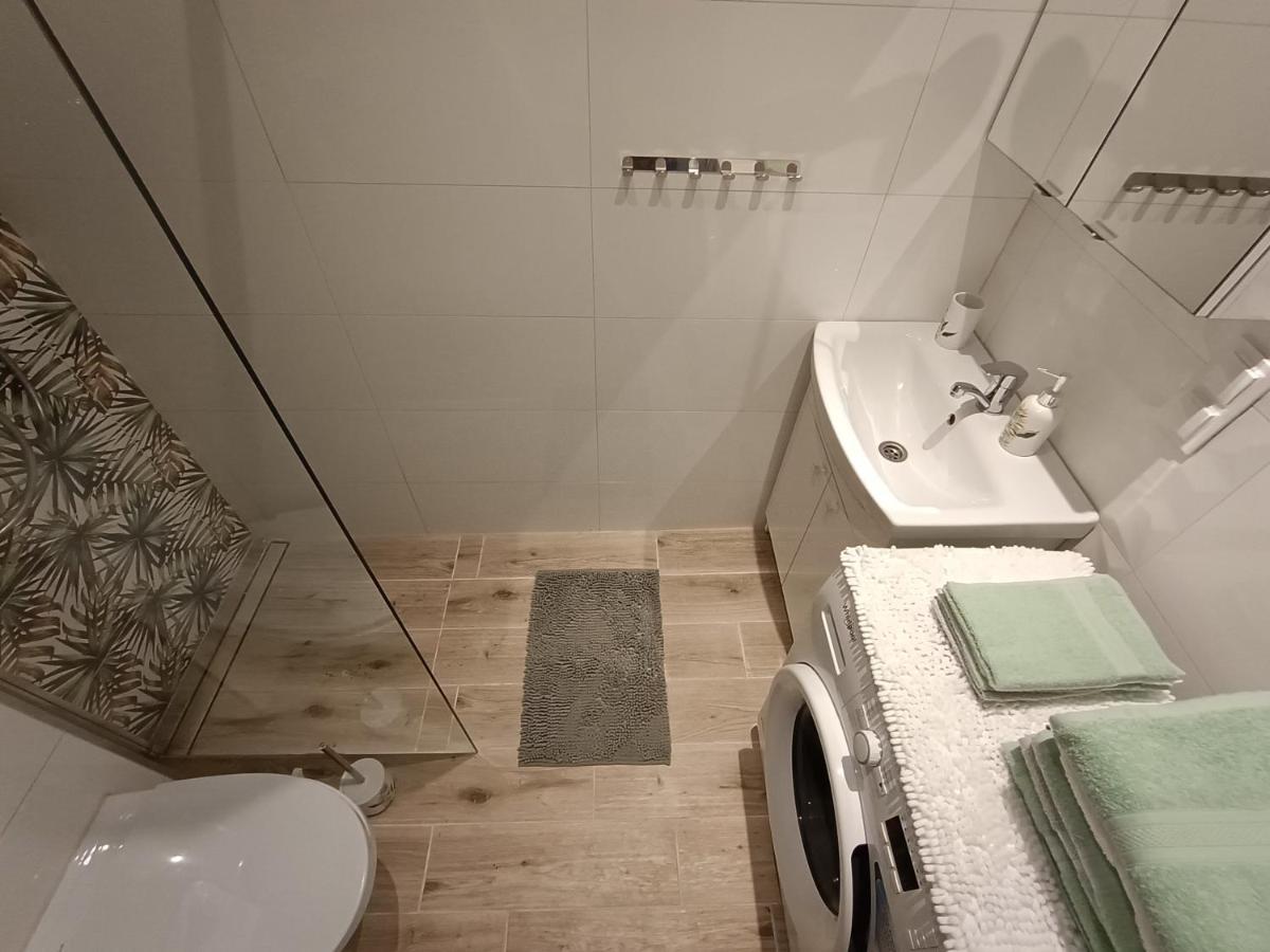 Szmaragdowy Apartament Przy Ulicy Opolskiej Tarnowskie Góry 外观 照片